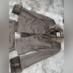 BILL BLASS SET. Suit and skirt